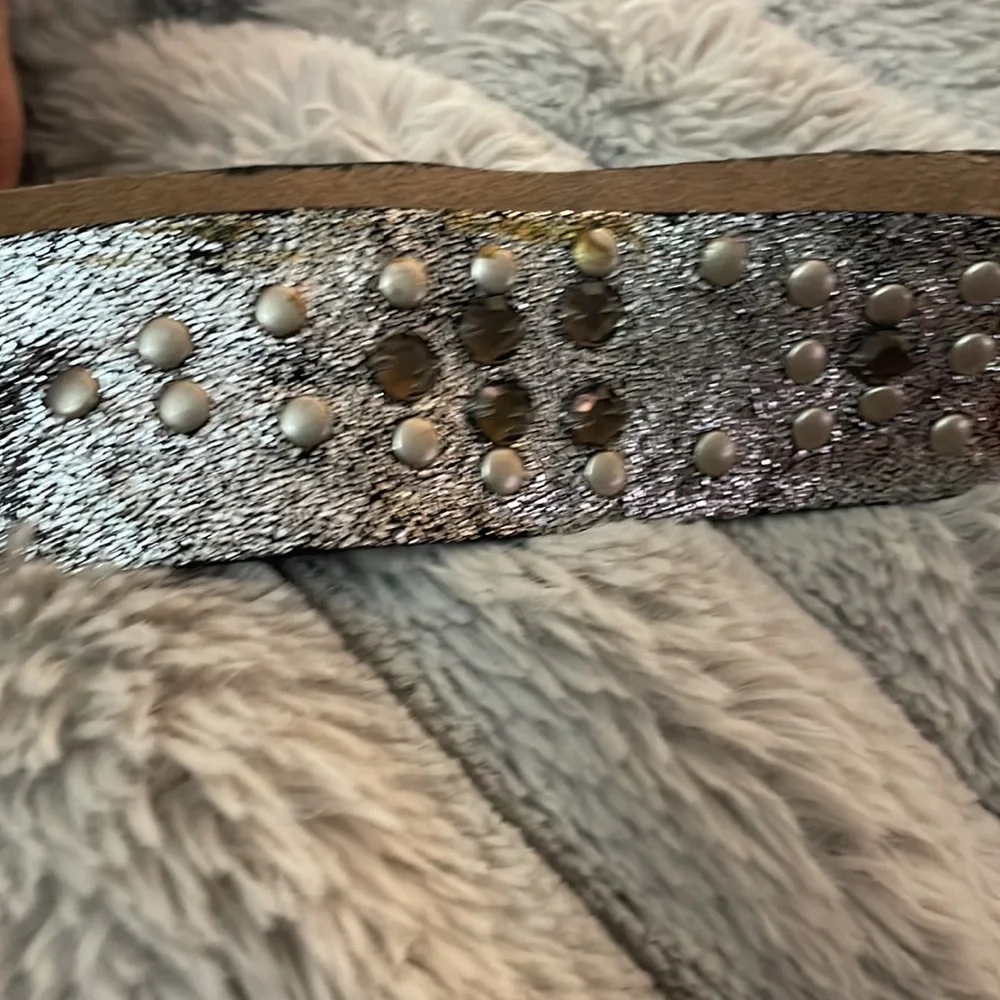 Betsey Johnson, silver metallic rhinestone stud belt size medium - Picture 8 of 11